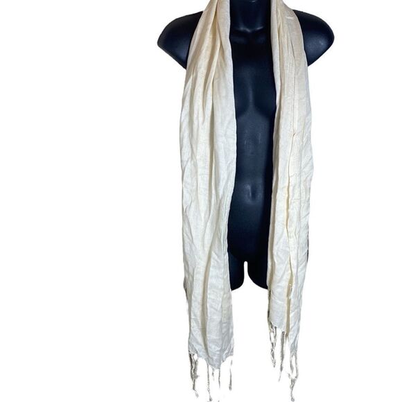 J Francis 100% viscose white knit fringed large scarf - Picture 4 of 5